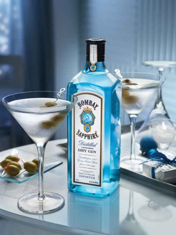 a9220fa5f6fb3842bd47f400f12460b2--bombay-sapphire-blue-sapphire